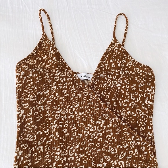 Gilli V-Neck Bodysuit - Picture 6 of 8